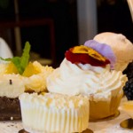 エディブルフラワーのケーキの写真