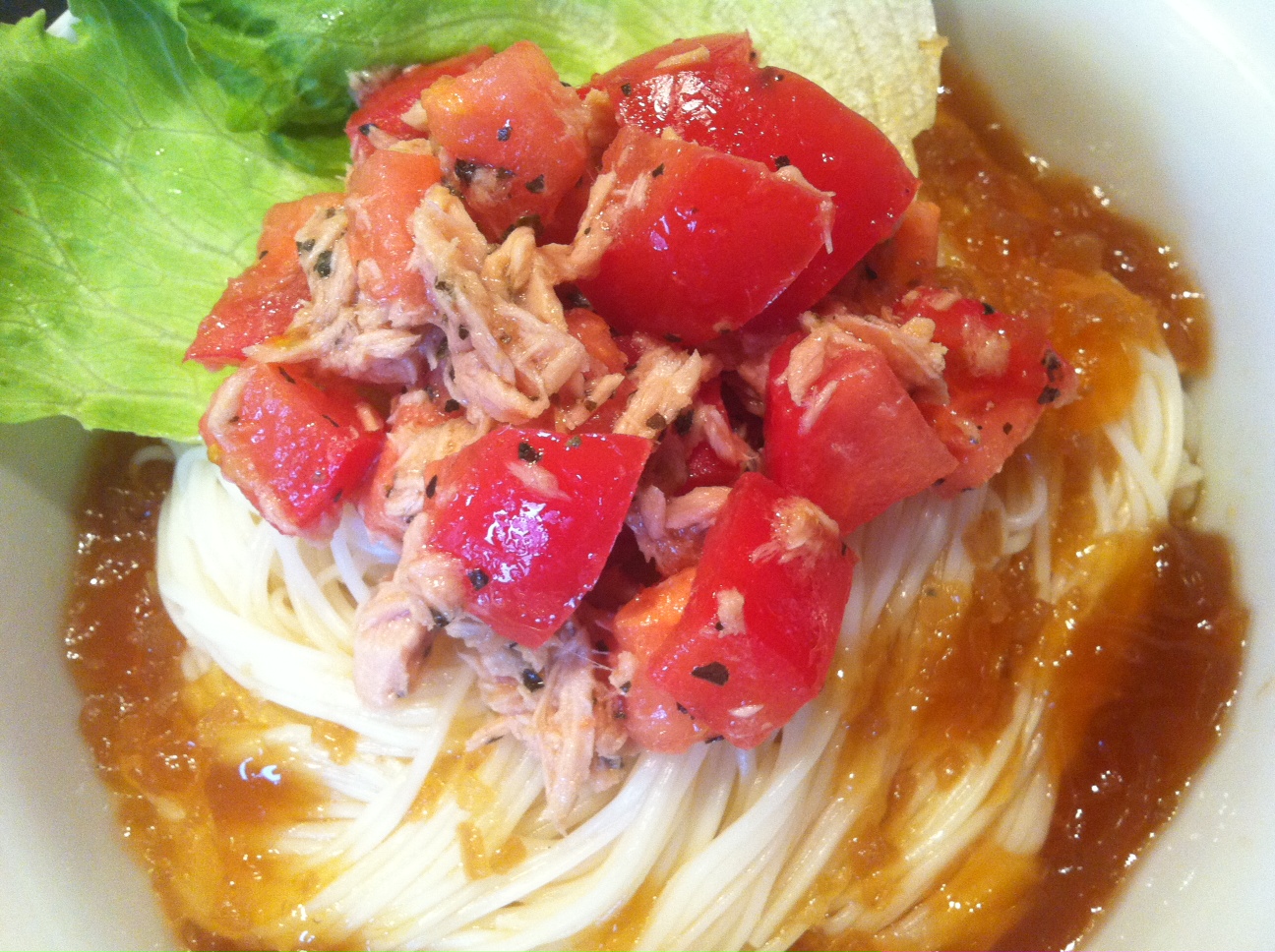 トマトとツナのバジル風味そうめん